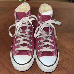 Maroon converse